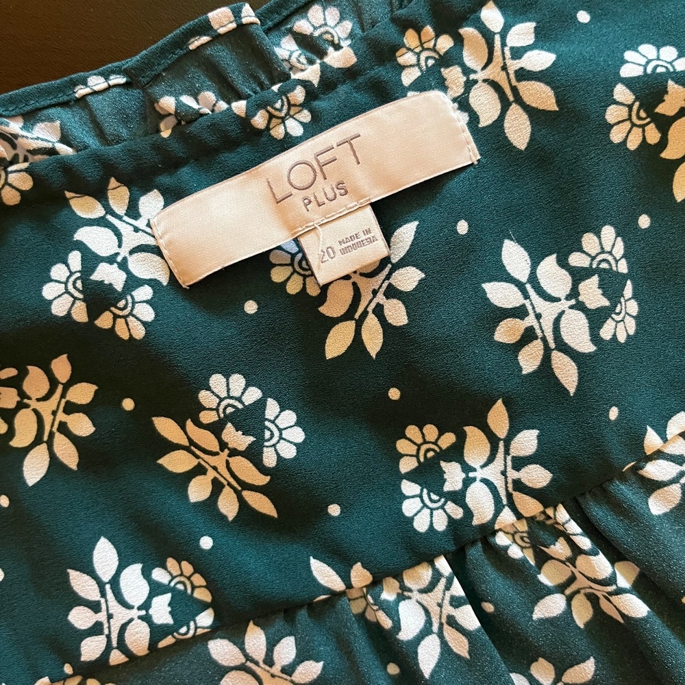 LOFT cap sleeves blouse